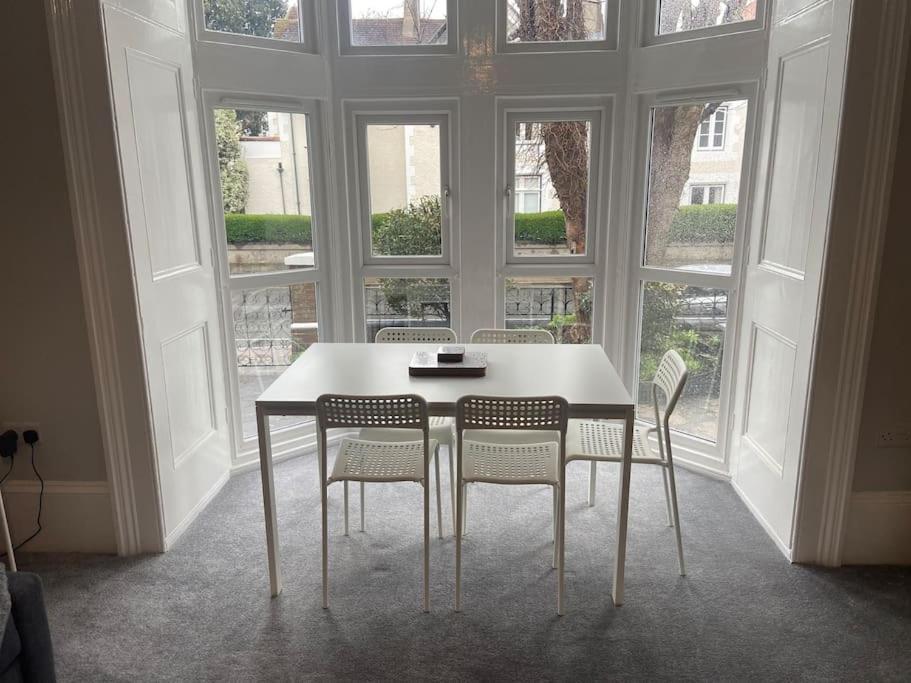 Central Southsea Boutique 2 Bedroom Flat بورتسماوث المظهر الخارجي الصورة